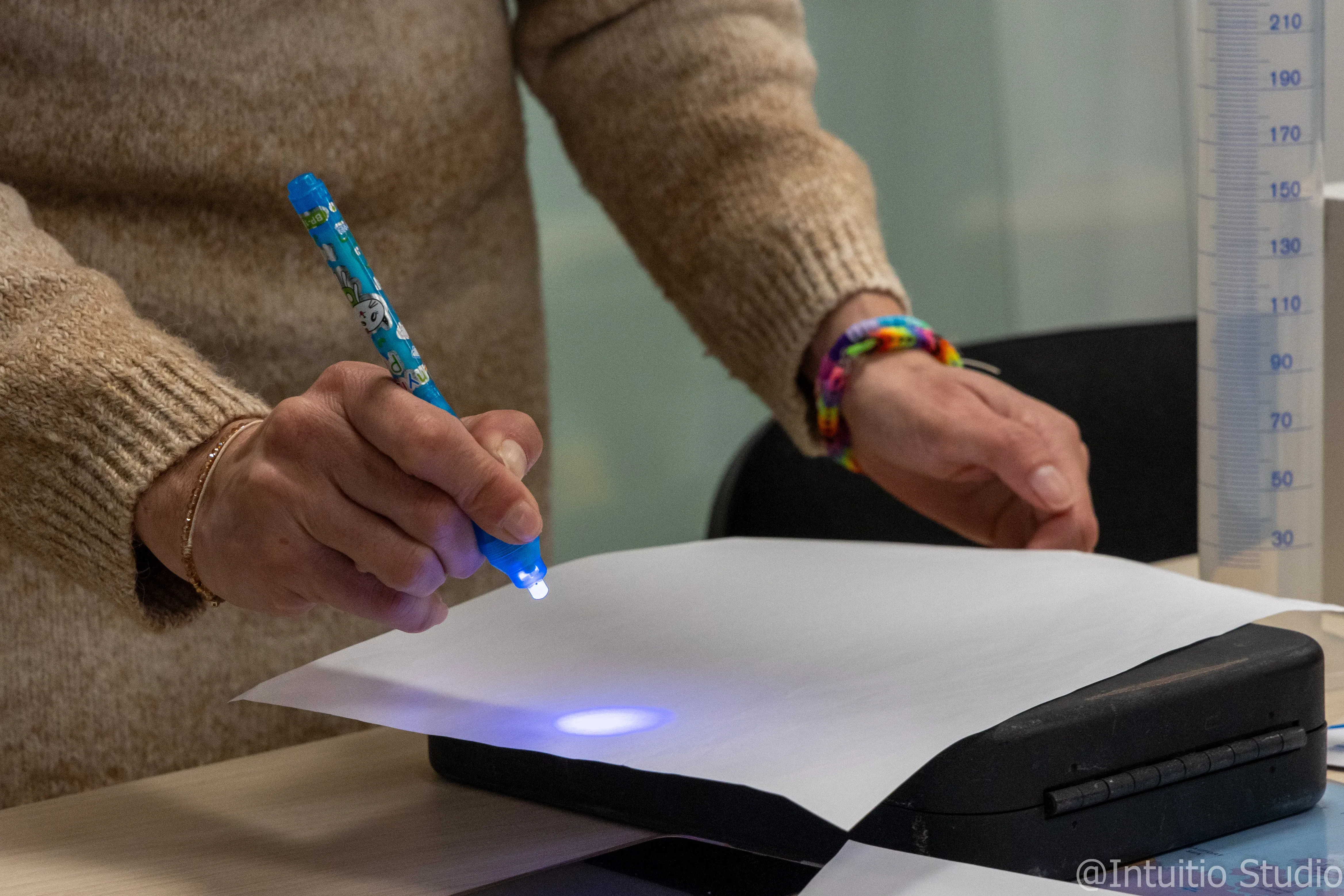 Collaborateurs En Mission Immersive Dans Un Escape Game Rse Pour Entreprise