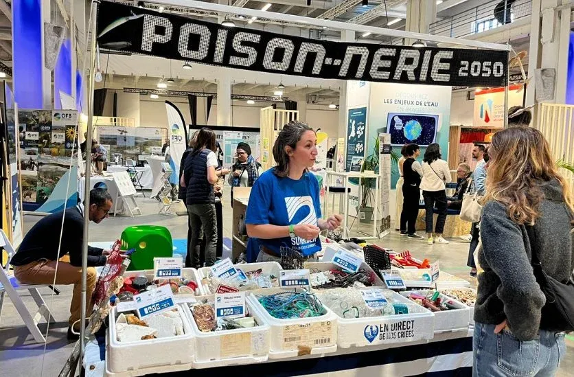 Poisonnerie Stand De Sensibilisation Surfrider