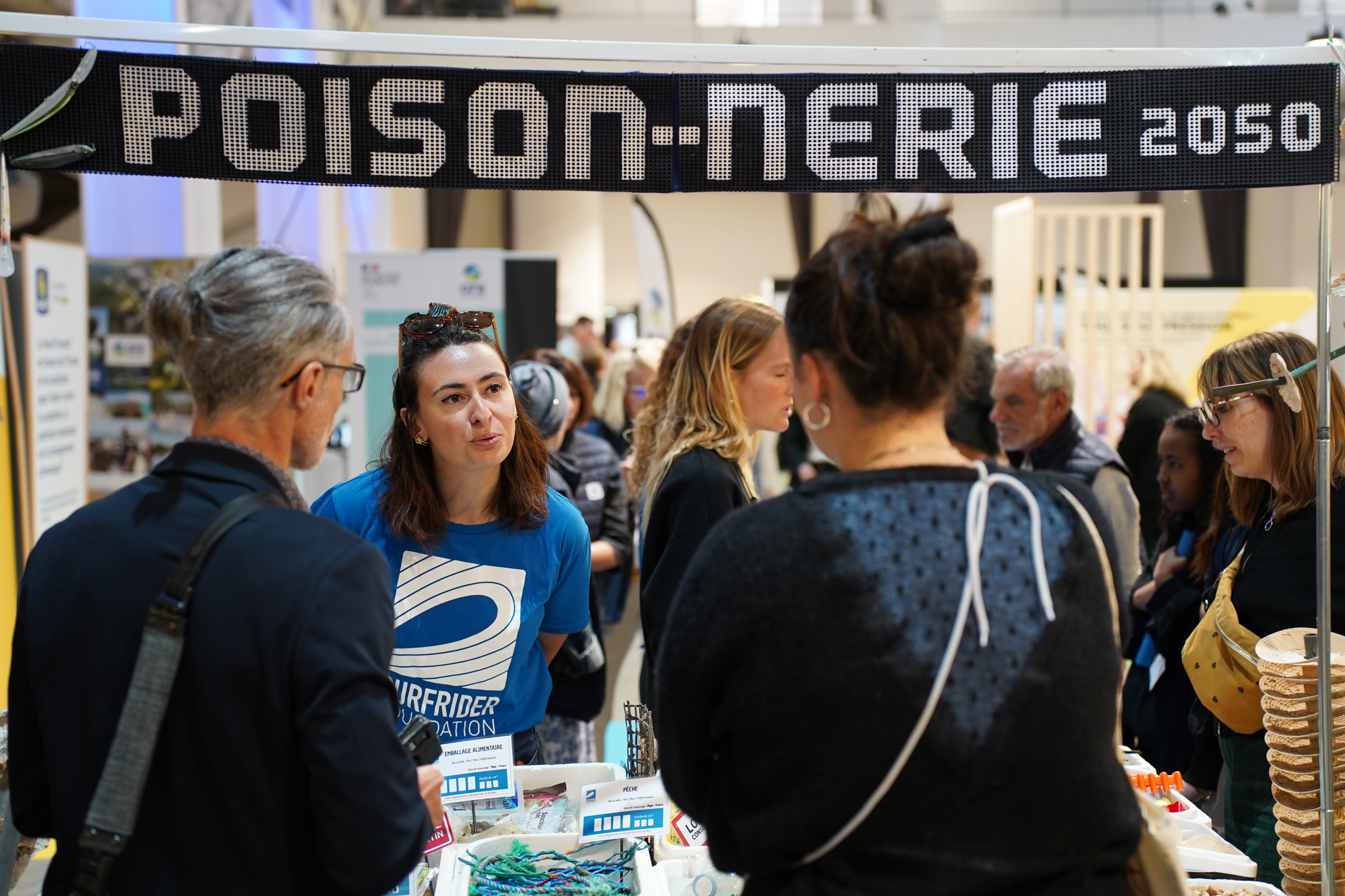 poisonnerie stand de sensibilisation surfrider
